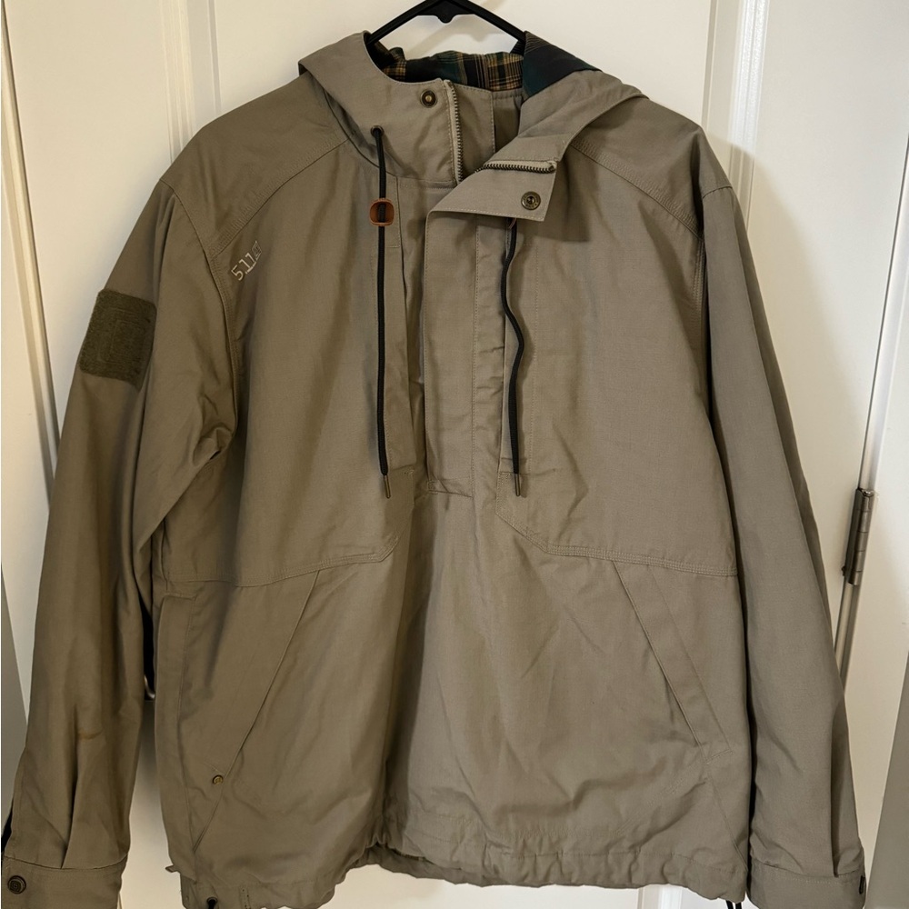 Men's 5.11 Tactical Large Beige Hooded 1/4 zip Jacket like new